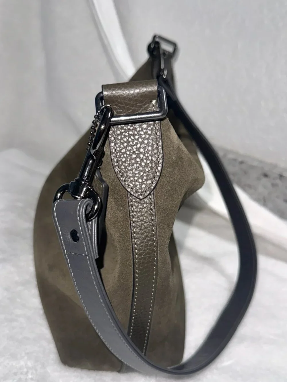 LIKE NEW Coach Finn Crossbody Bag CCG17 Uniform Green All 5-star reviews - Picture 8 of 11